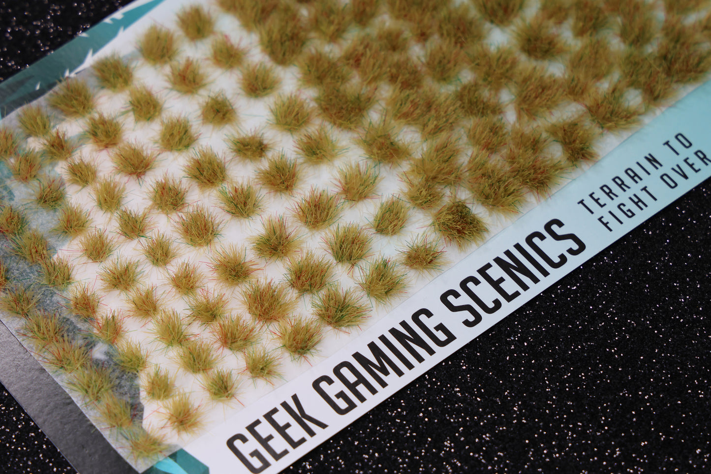 Tufts - Dead Self Adhesive Static Grass Tufts x 140 - Geek Gaming Scenics