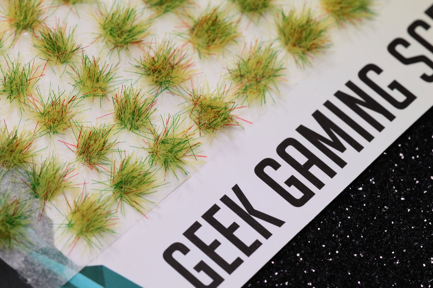 Tufts - Spring Self Adhesive Static Grass Tufts x 140 - Geek Gaming Scenics