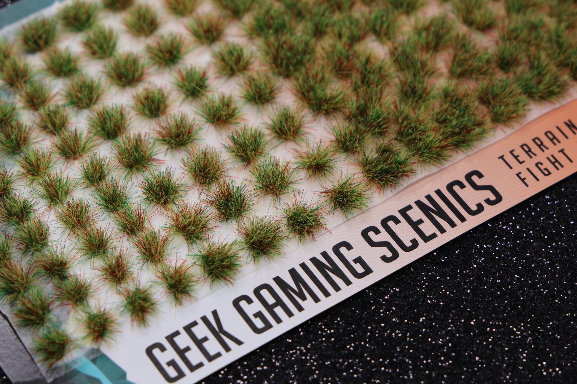 Tufts - Autumn Self Adhesive Static Grass Tufts x 140 - Geek Gaming Scenics