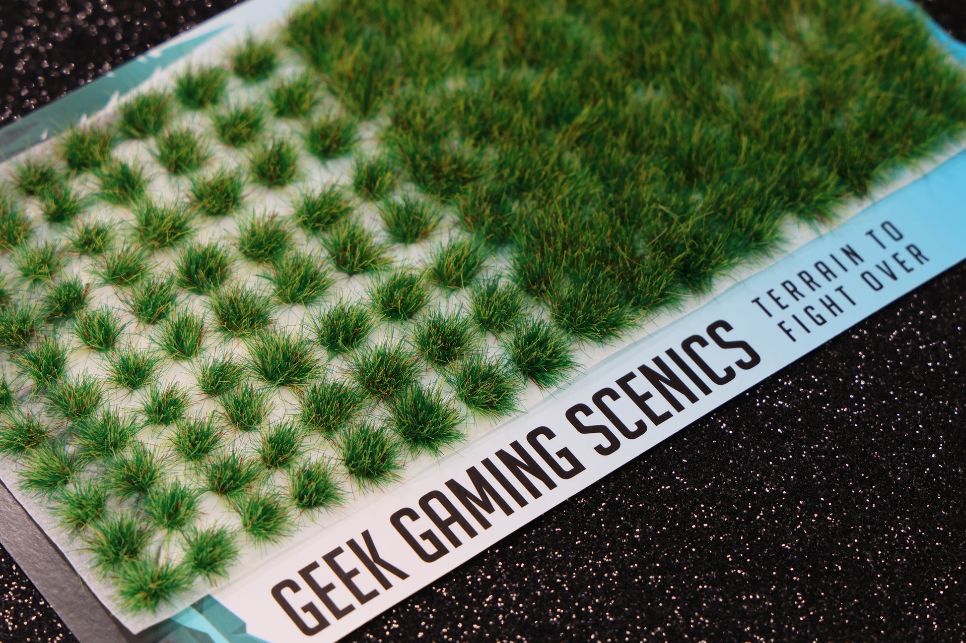 Tufts - Summer Self Adhesive Static Grass Tufts x 140 - Geek Gaming Scenics