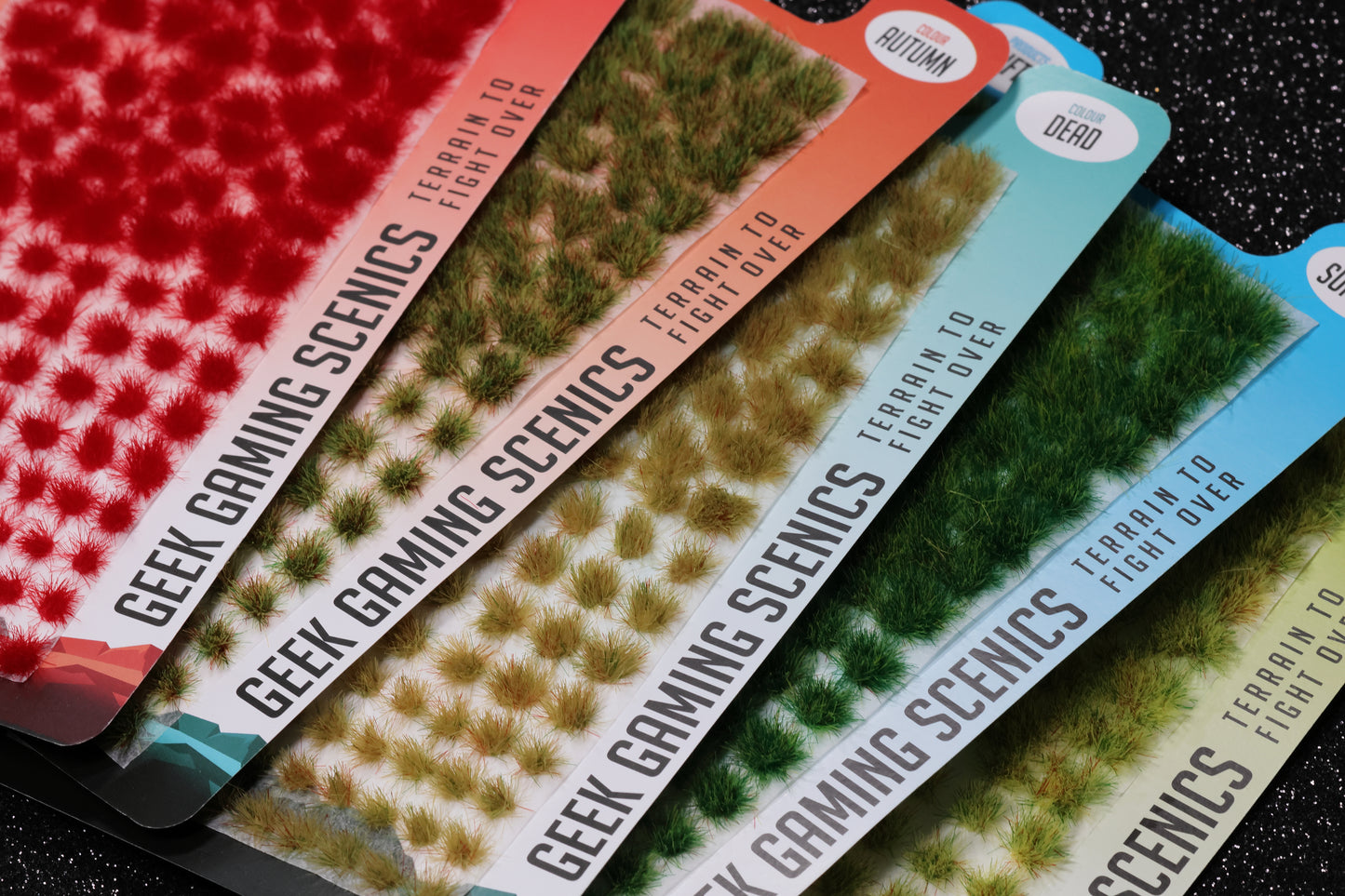 Tufts - Summer Self Adhesive Static Grass Tufts x 140 - Geek Gaming Scenics